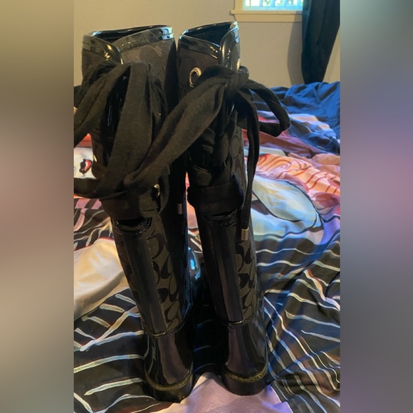 Woman’s like new rain coach boots! - Picture 2 of 4